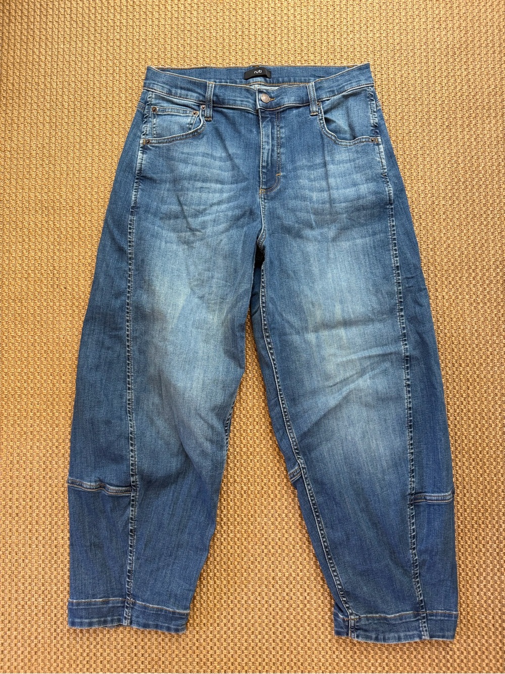 Boyfriend Jeans in Medium Blue - Relaxed Fit